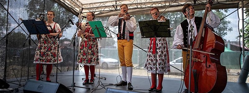 Malá tejnská dudácká muzika se dostává do podvědomí fanoušků folklóru