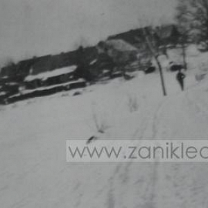 Rabov v zimě r. 1943 - cesta od Václava k Pleši.