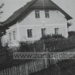 Rappauf čp. 52, dům rodiny Karla Garreise, léto 1943.