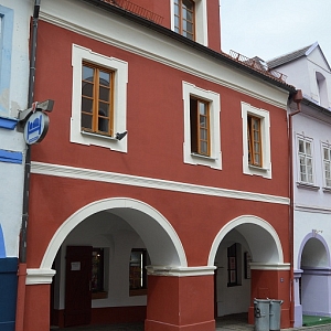 Měšťanský dům čp. 103 je nemovitou kulturní památkou města Domažlice.