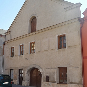 Měšťanský dům čp. 85 je nemovitou kulturní památkou města Domažlice.