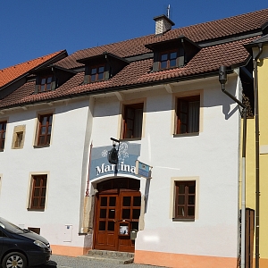 Měšťanský dům čp. 10 je nemovitou kulturní památkou města Domažlice.