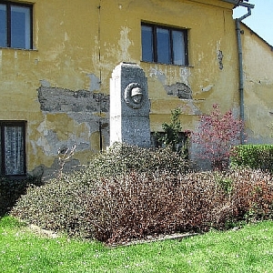 Pocinovice - pomník padlých