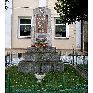 Trhanov - pomník padlých