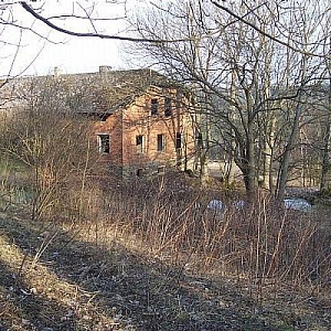 Poslední přežívající opuštěný a zchátralý objekt v Liščí Hoře.