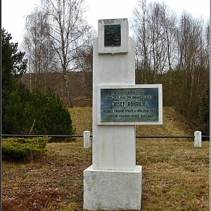 Lísková - pomník Josefa Röhricha